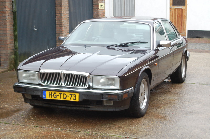 De morroco red Daimler 4,0 nog voor ik hem kocht