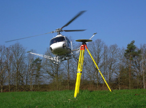 Fugro FLI-MAP helikopter met GPS-basisstation